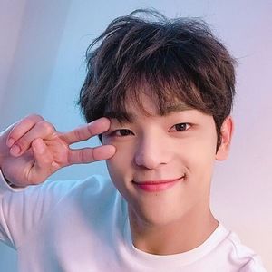 Meet your Posher, Elise